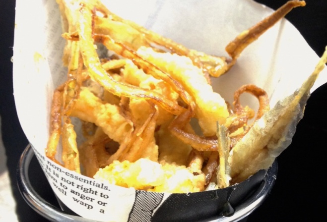 CUCURUCHO DE BOQUERONES Y CALAMARES