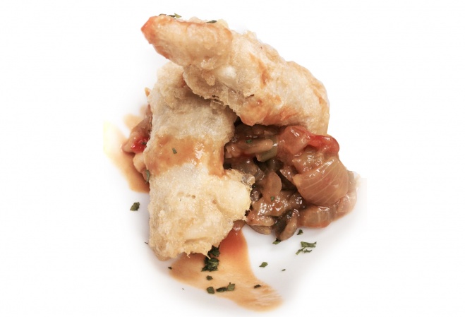 Patitas rebozadas con Pisto y salsa Vizcaina