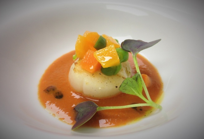 Vieira con crema de gambas en Tapas y pinchos Victoria